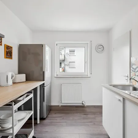 Apartment In Welzheim, Balkon, Parkplatz, 6 Betten, Smart Tv